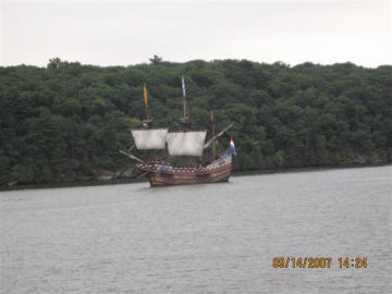 Halfmoon Replica Under Sail, MA 06-01